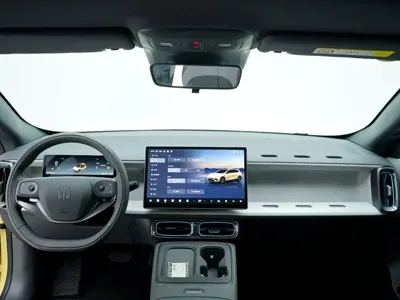 Leapmotor 零跑Lafa5 2026, 100 км, за 101800 CNY