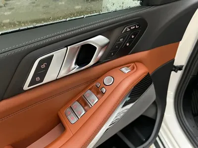BMW X7 2025, 500 км, за 96120000 KRW - фото 9