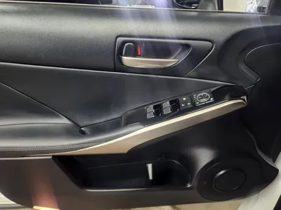 Lexus IS 2018, 67199 км, за 21990000 KRW - фото 8