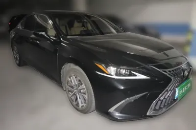 Lexus ES 2023, 25700 км, за 198258.06 CNY