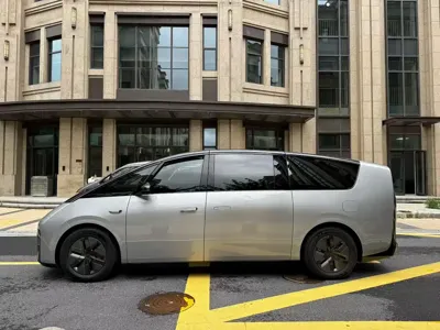 Li Auto Li MEGA 2025, 57000 км, за 455800 CNY - фото 4