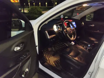 Jeep Cherokee 2016, 64600 км, за 41256.88 CNY - фото 17
