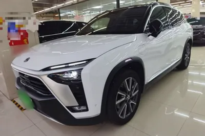 Nio ES8 · 2020 год