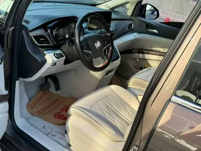 Buick GL8 2022, 140000 км, за 105000 CNY