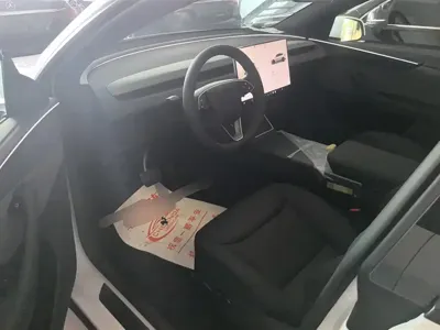 Tesla Model Y 2026, 100 км, за 247500 CNY - фото 9