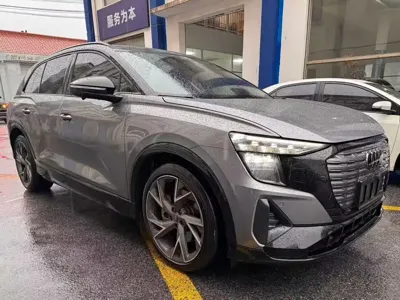 Audi Q5 e-tron 2023, 60000 км, за 139800 CNY