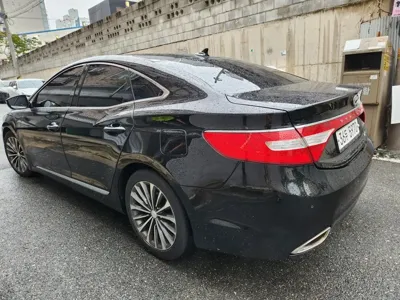 Hyundai Grandeur 2014, 216000 км, за 2990000 KRW