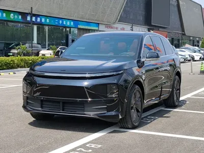 Li Auto Li L6 · 2025 год