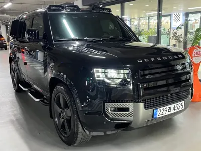 Land Rover Defender · 2023 год
