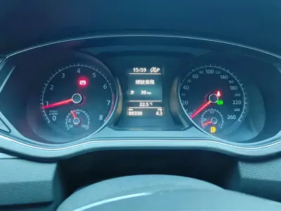 Volkswagen Passat 2017, 80300 км, за 60599 CNY - фото 14