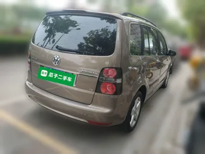 Volkswagen Touran 2015, 95000 км, за 44356.57 CNY - фото 6