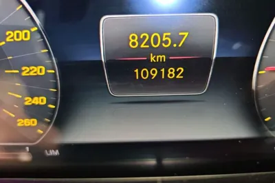 Mercedes-Benz E-Class 2020, 109100 км, за 180540.47 CNY - фото 12