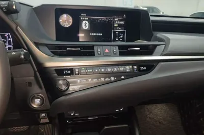 Lexus ES 2018, 102500 км, за 140364.47 CNY - фото 12