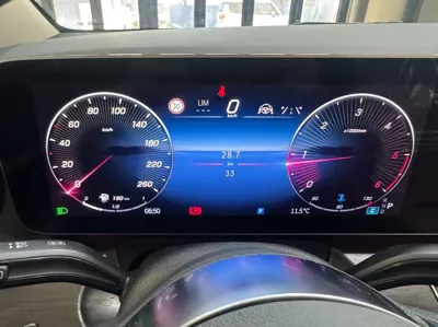Mercedes-Benz V-Class 2025, 28 км, за 172500000 KRW - фото 8