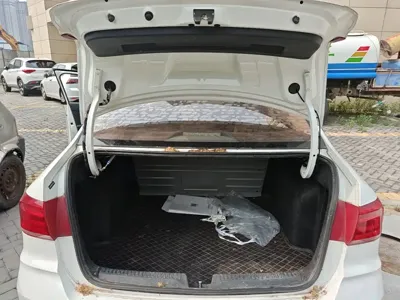 Volkswagen Santana 2017, 74600 км, за 22799 CNY - фото 19