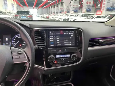 Mitsubishi Outlander 2022, 29100 км, за 129800 CNY - фото 12