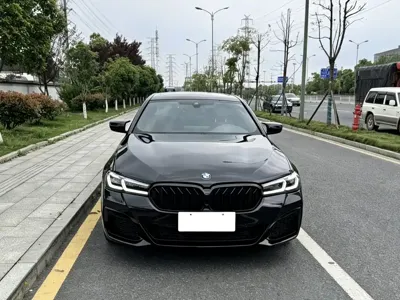 BMW 5 Series 2023, 80000 км, за 208800 CNY