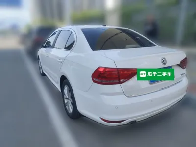 Volkswagen Lavida 2017, 55100 км, за 42745.63 CNY