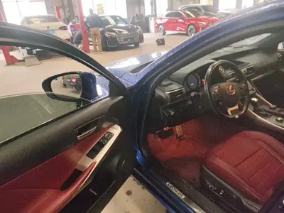 Lexus IS 2018, 90000 км, за 126800 CNY