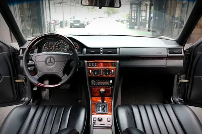 Mercedes-Benz E-Class 1995, 400000 км, за 18000000 KRW - фото 12