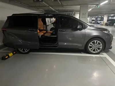 Toyota Sienna 2021, 57846 км, за 42500000 KRW