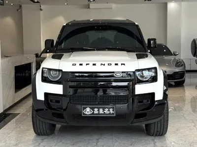 Land Rover Defender 2025, 10000 км, за 638000 CNY