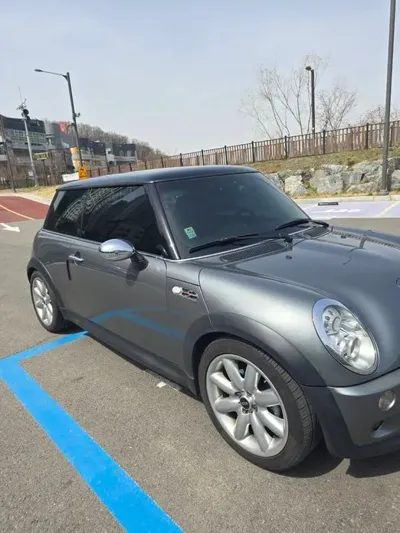 MINI Cooper 2006, 128100 км, за 4300000 KRW
