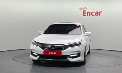 Honda Accord 2017, 182086 км, за 9900000 KRW