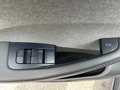 Tesla Model 3 2024, 45000 км, за 172500 CNY - фото 9