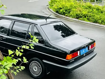 Volkswagen Santana Classic 2012, 110000 км, за 13799 CNY