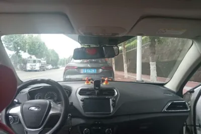 Ford Escort 2017, 89200 км, за 37082.92 CNY - фото 18