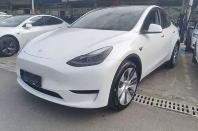 Tesla Model Y · 2022 год