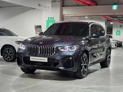 BMW X5 · 2022 год