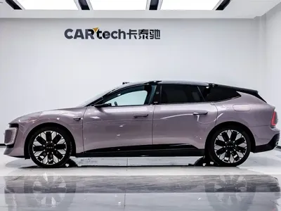 奥迪AUDI 奥迪E5 Sportback 2025, 8800 км, за 252000 CNY