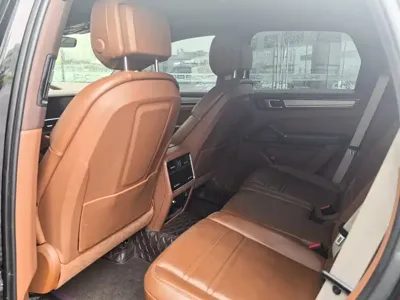 Porsche Cayenne Hybrid 2023, 57000 км, за 438000 CNY - фото 15
