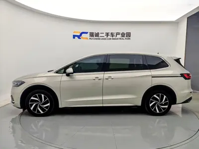 Volkswagen Viloran 2020, 66000 км, за 119800 CNY