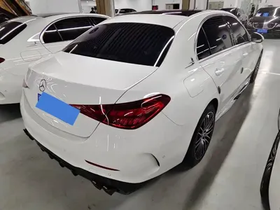 Mercedes-Benz C-Class 2023, 40000 км, за 141900 CNY