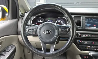 Kia Canival 2018, 60796 км, за 15500000 KRW - фото 12
