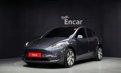Tesla Model Y · 2022 год