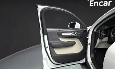 Volvo XC40 2026, 4659 км, за 43890000 KRW - фото 24