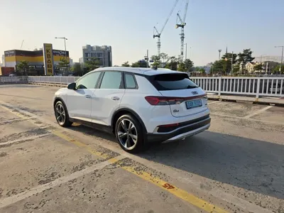 Audi Q4 e-tron 2023, 57548 км, за 32000000 KRW - фото 7