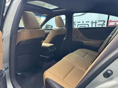 Lexus ES 2019, 55000 км, за 139800 CNY - фото 13