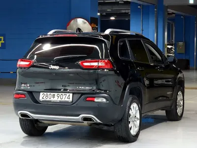 Jeep Cherokee 2017, 184467 км, за 8900000 KRW
