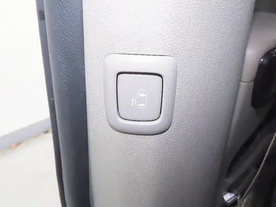 Kia Canival 2017, 182536 км, за 9500000 KRW - фото 15