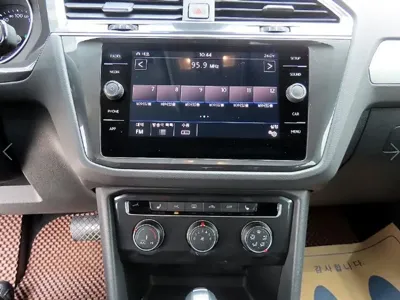 Volkswagen Tiguan 2018, 46095 км, за 17500000 KRW - фото 12