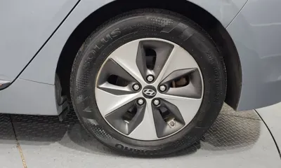 Hyundai Ioniq 2018, 78874 км, за 12000000 KRW - фото 21