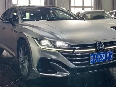 Volkswagen CC 2023, 70000 км, за 119900 CNY
