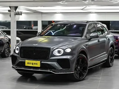 Bentley Bentayga 2021, 15000 км, за 1958000 CNY - фото 1