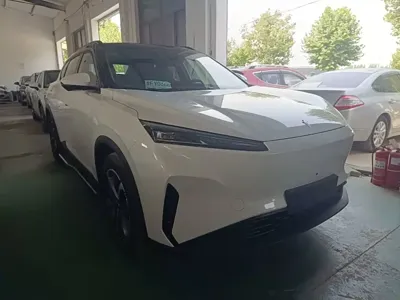 示界 示界06 2025, 12500 км, за 81000 CNY