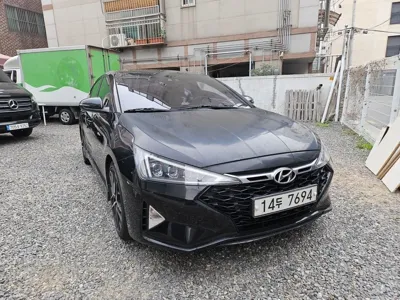 Hyundai Avante 2019, 180000 км, за 6990000 KRW - фото 1